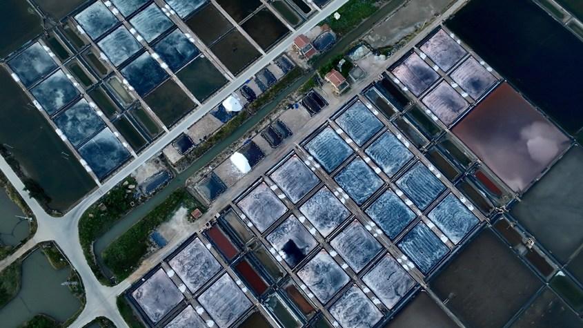 七彩鹽田如大地調(diào)色盤