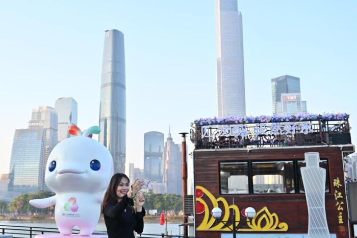 十五運(yùn)會(huì)和殘?zhí)貖W會(huì)吉祥物扮靚廣州街頭